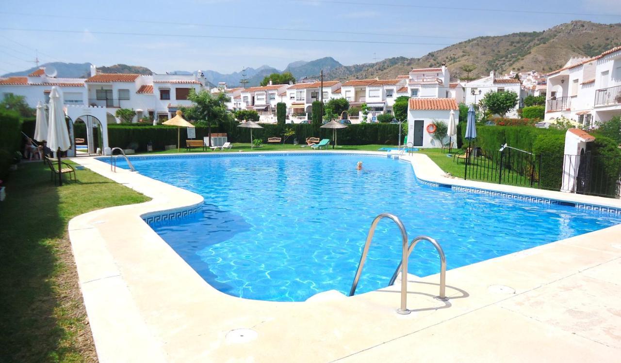 Villa Peperent Casa Pino Nerja Esterno foto