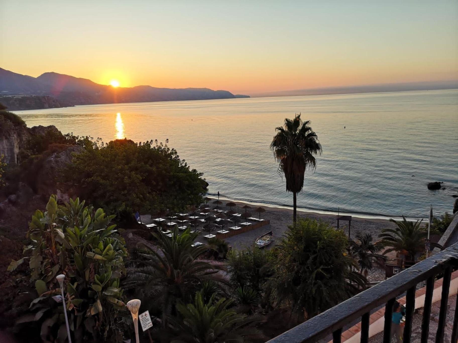 Villa Peperent Casa Pino Nerja Esterno foto